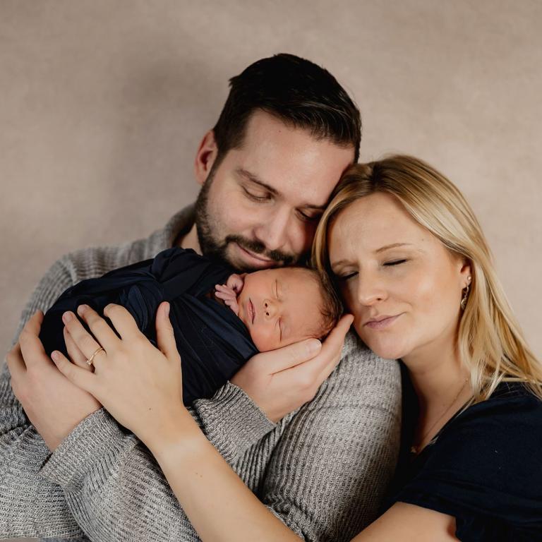 Neugeborenenshooting, Newborn, Babyfotografie, kleines Wunder, Manuela Reichel Fotografie, Nürnberg, Familienfotografie